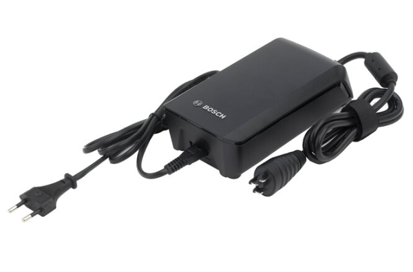 Bosch Ladegerät Standard 4 Ampere BCS220 mit Netzkabel schwarz
